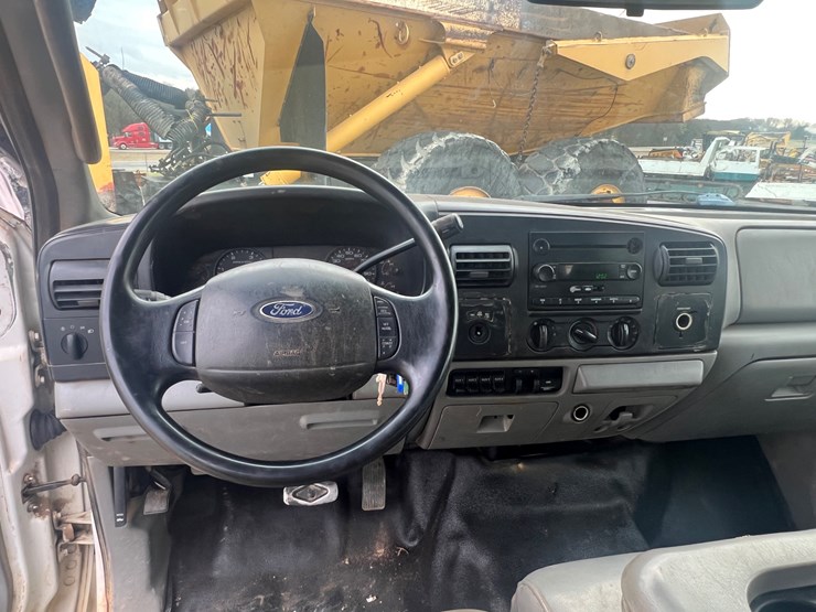 ford-f350-xlt-image-27