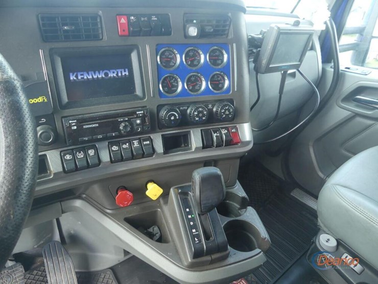 2017-kenworth-t680-image-18