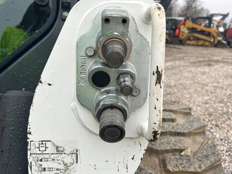 2023-bobcat-s740-image-11