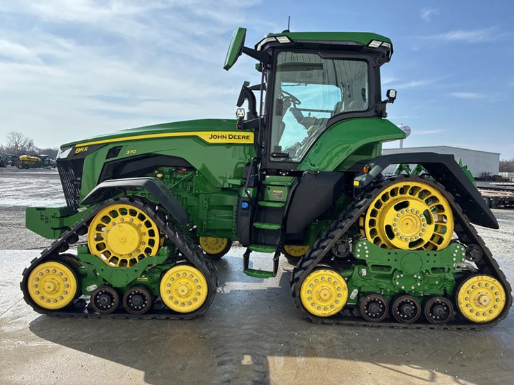 2023-john-deere-8rx-370-image-10