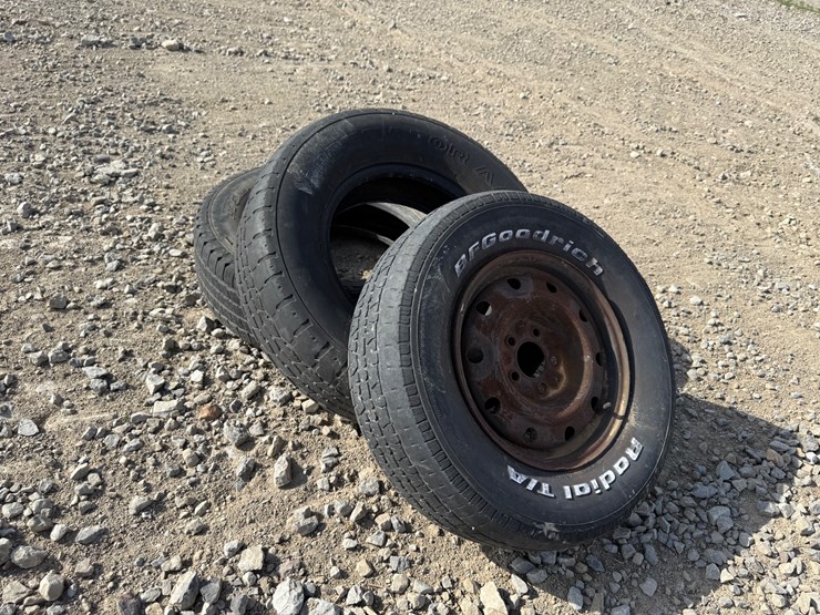 #5035-•-lot-of-(3)-miscellaneous-tires-inv#-5035-image-2