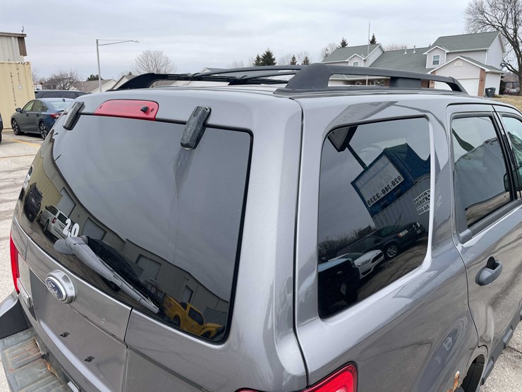 2011-ford-escape-image-26