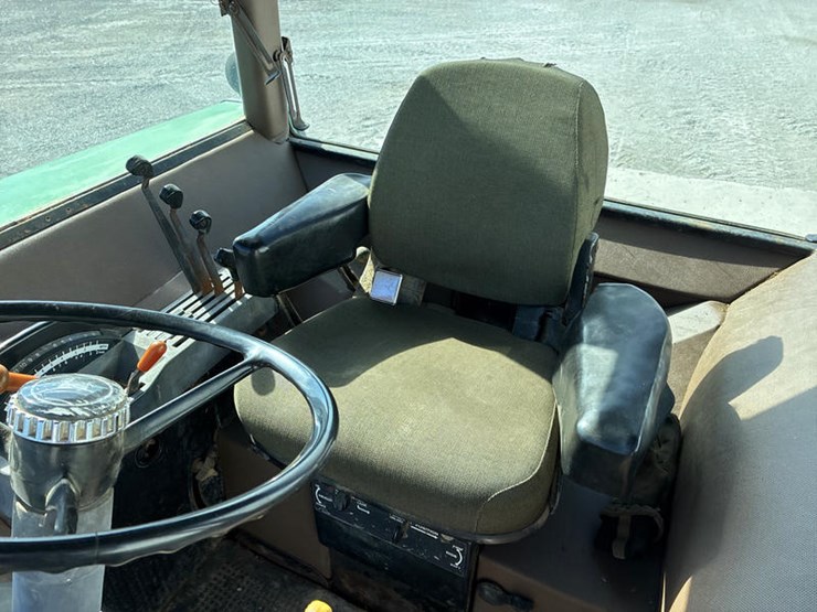 1984-john-deere-4650-image-60