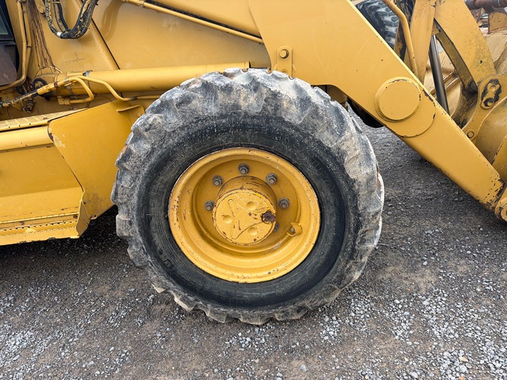 caterpillar-416d-image-10