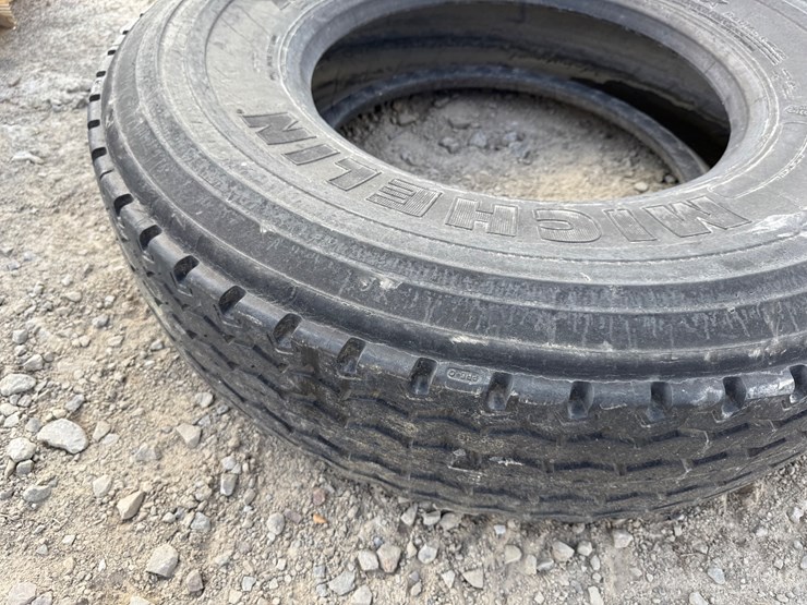 #9733-•-12r22.5-tire-inv#-9733-image-7