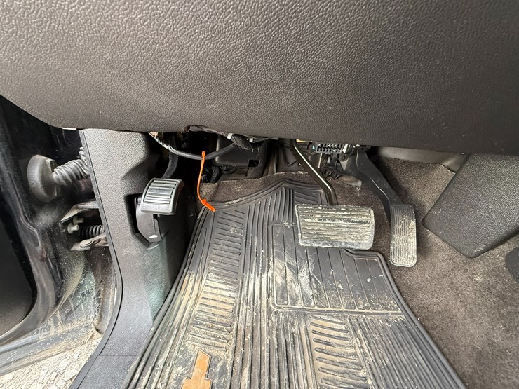 2014-chevrolet-tahoe-image-28