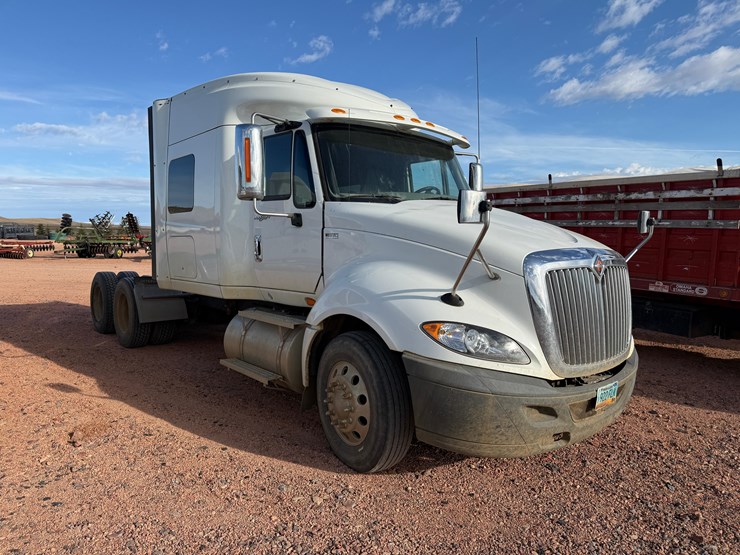 2012-international-prostar-image-3