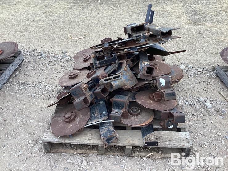 sunco-liquid-fertilizer-row-units-image-2