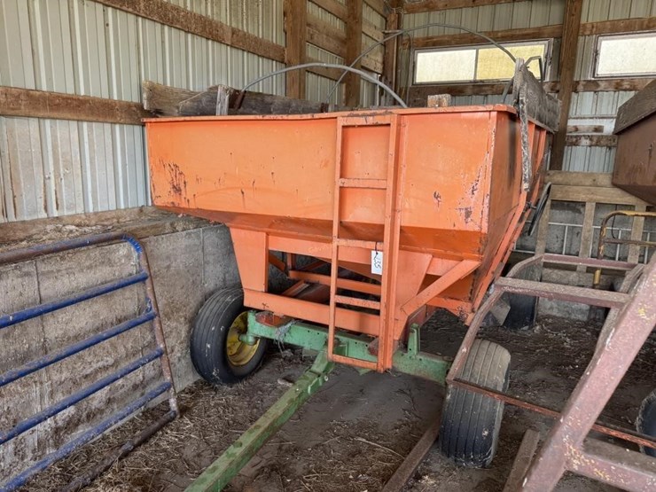 gravity-box-on-john-deere-gear-image-2
