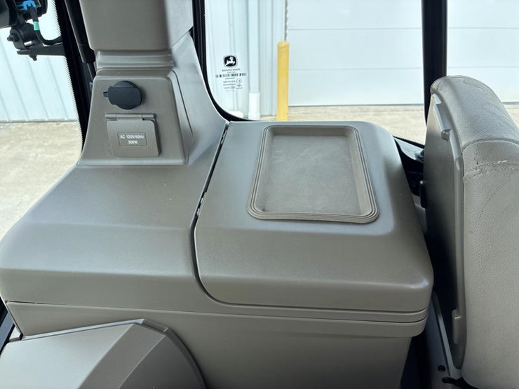 2024-john-deere-8rx-410-image-98