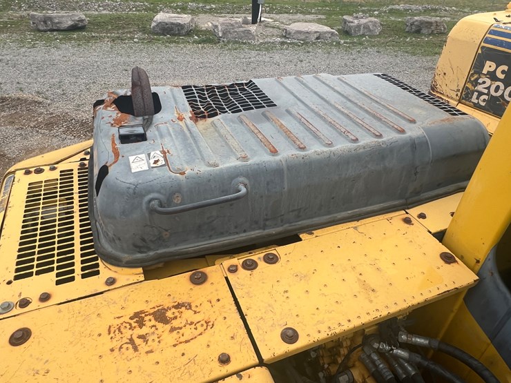 2011-komatsu-pc130-8-image-36