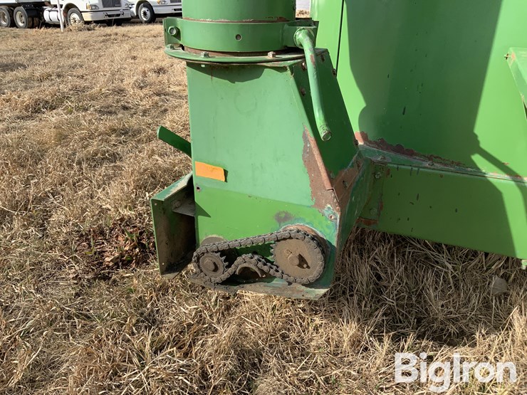 john-deere-700-image-19