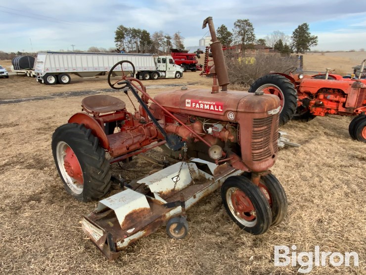 mccormick-farmall-b-2wd-tractor-w/mower-image-3