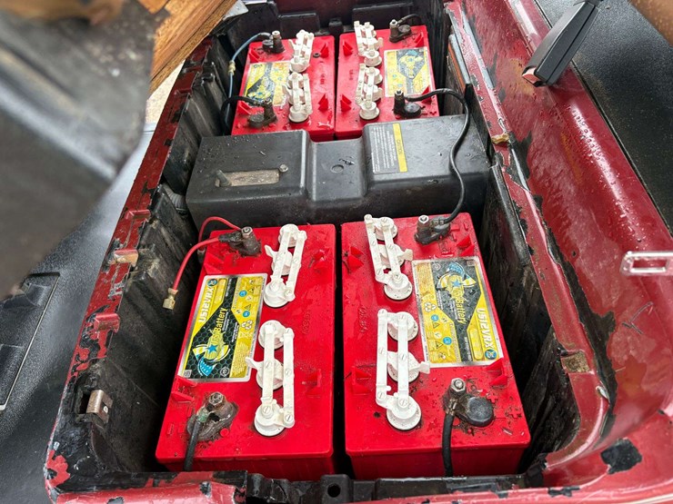 48v-club-car-golf-cart-w/-charger-image-13