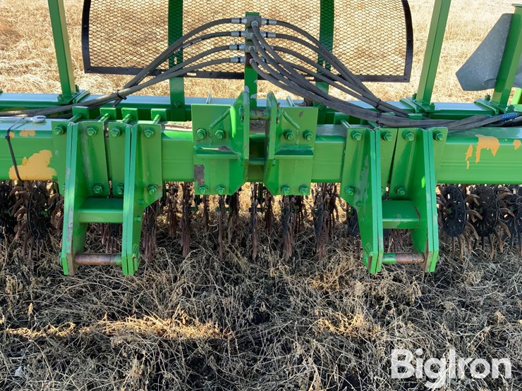 2022-john-deere-60-image-12