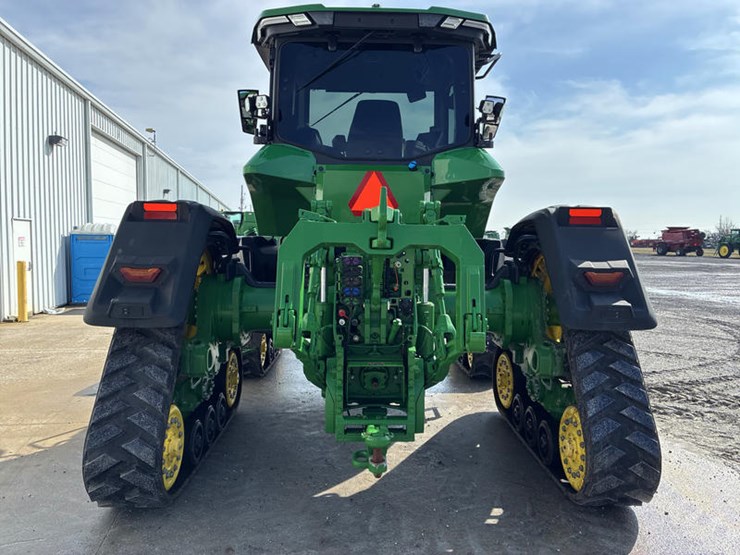 2023-john-deere-8rx-370-image-7