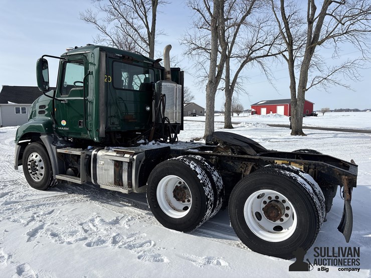 2014-mack-pinnacle-cxu613-image-7