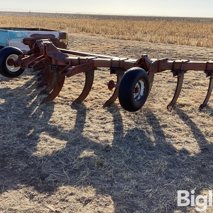 Hiniker VP 11-Shank Ripper