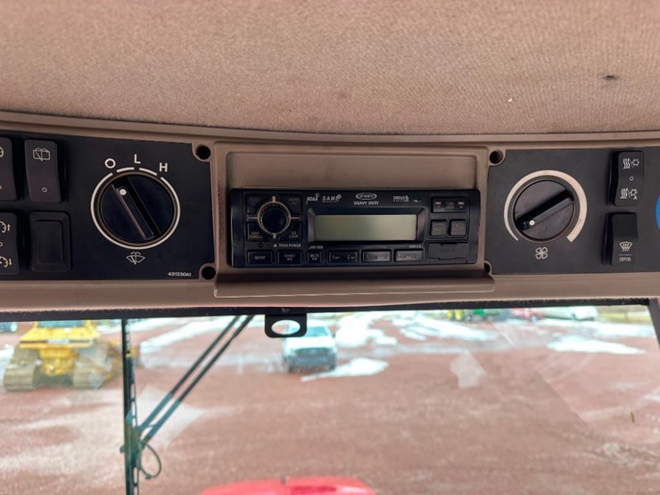 case-ih-steiger-335-image-55