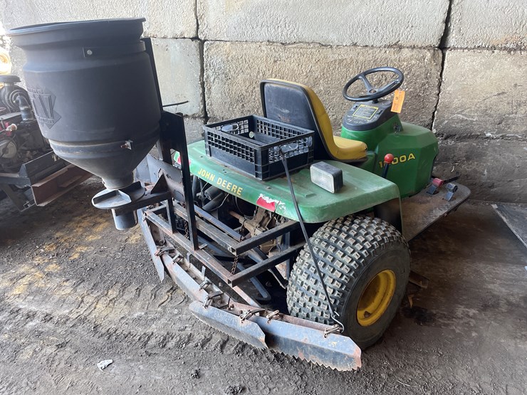 #6018-•-john-deere-1200a-ride-on-finisher-with-seeder-image-4