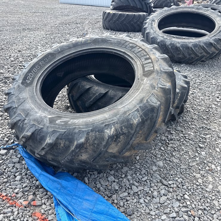 #39794 • Lot of (2) 420/85R34 Tractor Tires