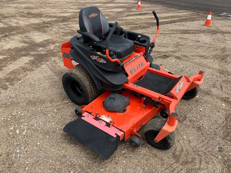 badboy-zt-elite-60"-zero-turn-mower-image-4