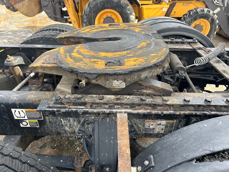 2017-kenworth-t680-image-28