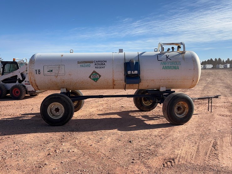 anhydrous-tank-with-trailer-image-4