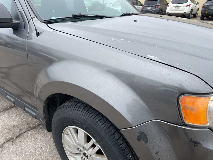 2011-ford-escape-image-18