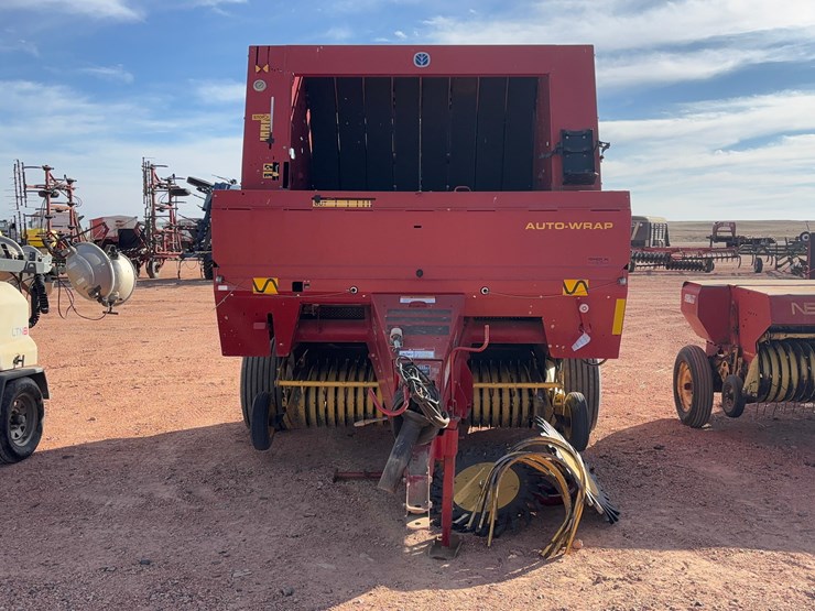 new-holland-688-image-2