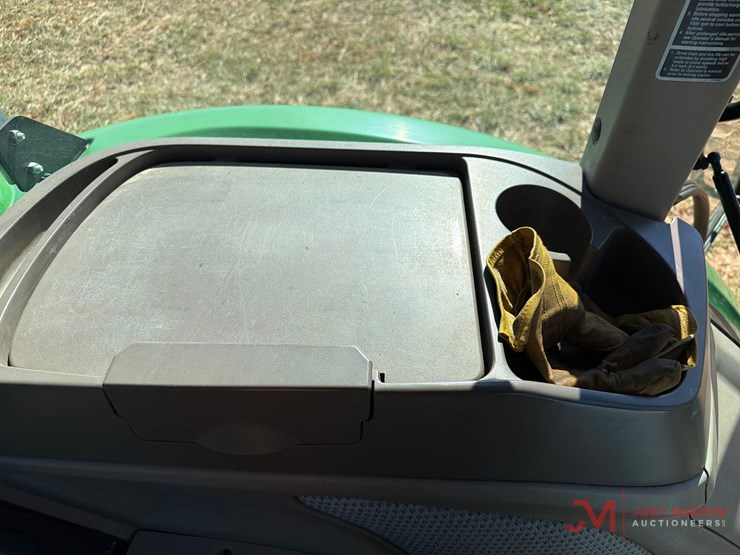 john-deere-6120e-image-32