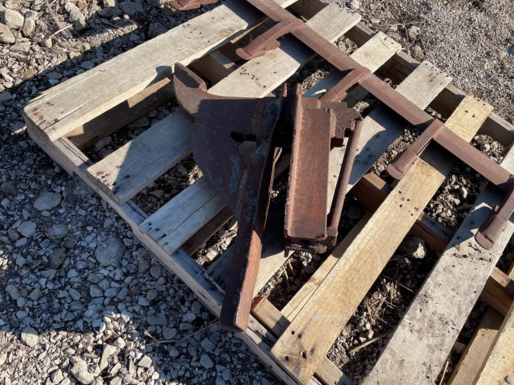 #6089-•-bucket-tooth-bar-and-ripper-attachment-image-5