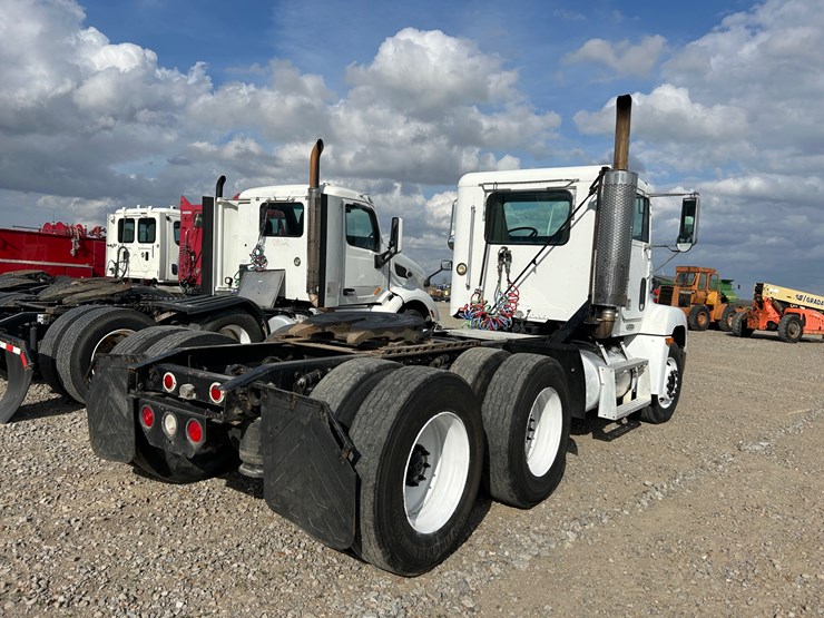 #39248-•-2000-freightliner-fd1-t/a-single-cab-truck-tractor-1fuy3mcb2ylb03327-image-18