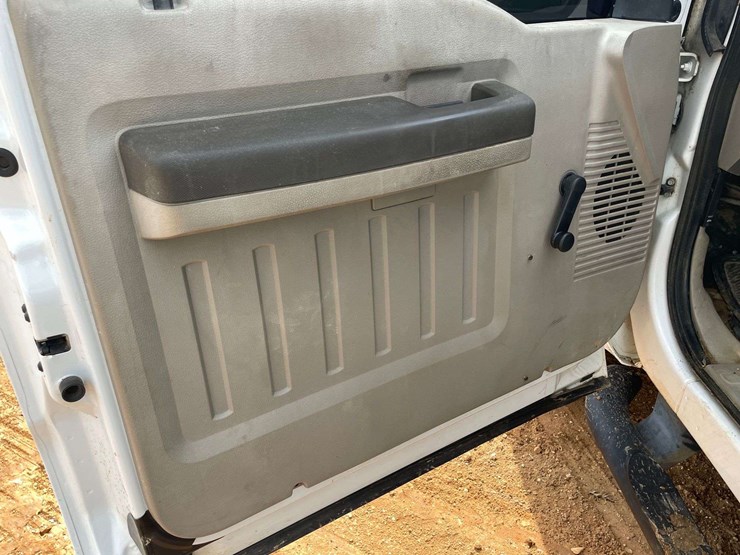 2008-ford-f250-image-9