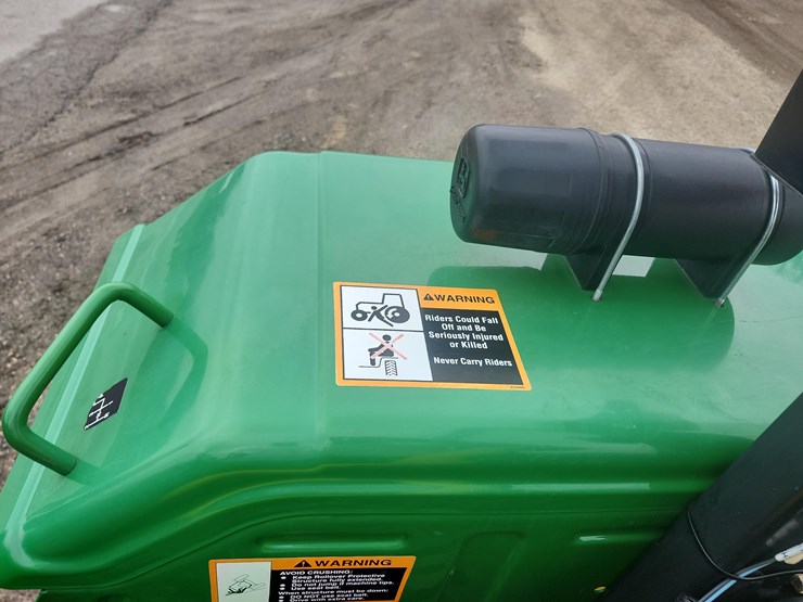 2011-john-deere-5045e-image-24