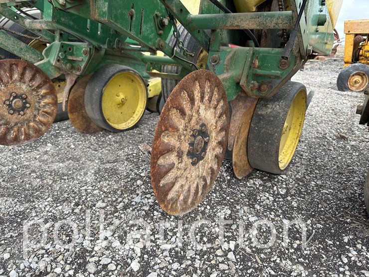 john-deere-4100-image-5