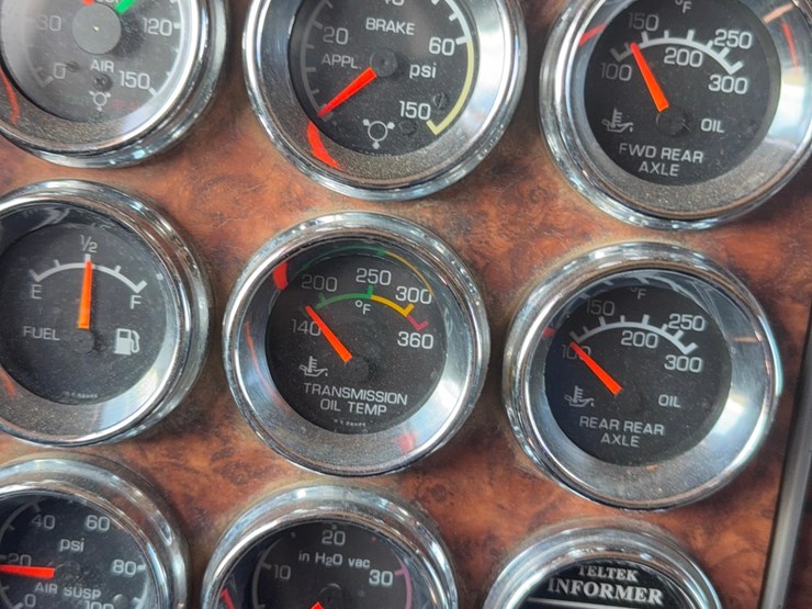 2004-kenworth-w900-image-50