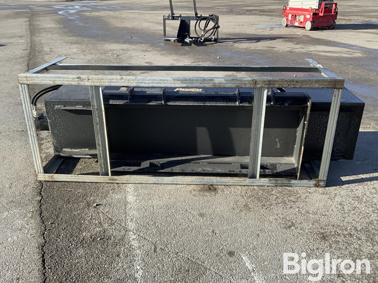 2025-massey-ferguson-730-image-6