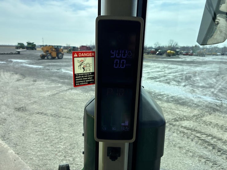 2022-john-deere-600r-image-79