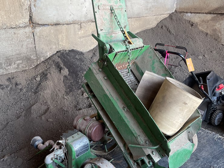 #6017-•-royer-screener-image-2