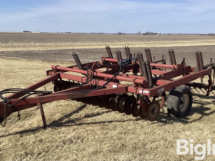 case-ih-6500-image-1