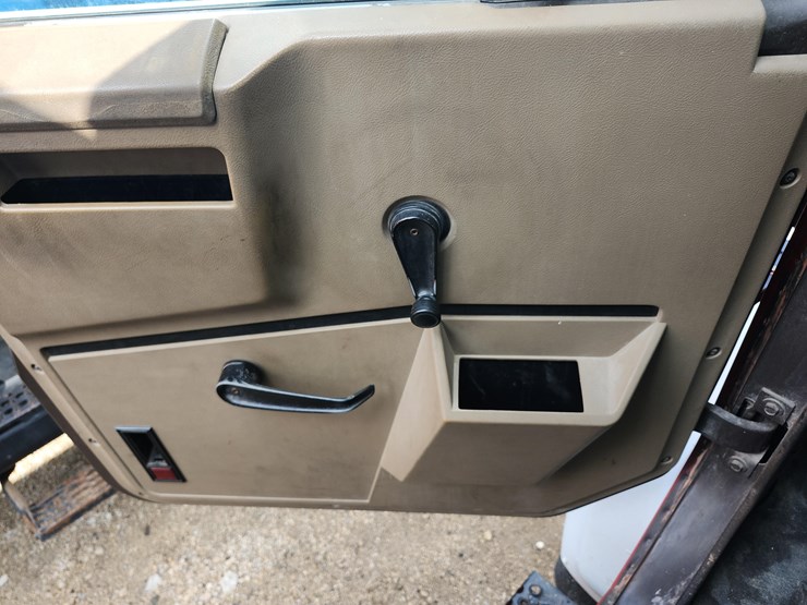 1989-case-ih-4700-image-25