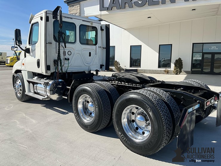 2018-freightliner-cascadia-125-image-7
