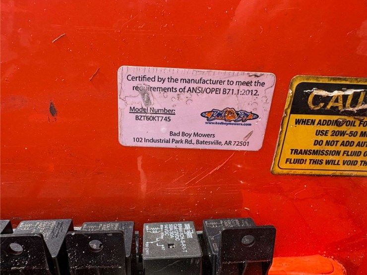 badboy-zt-elite-60"-zero-turn-mower-image-15