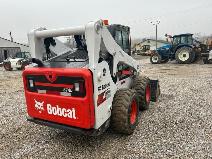 2023-bobcat-s740-image-4