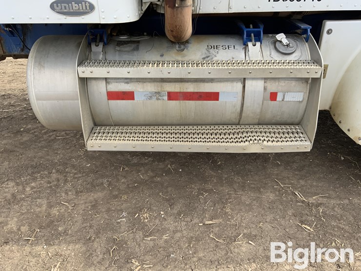 2001-peterbilt-378-image-16