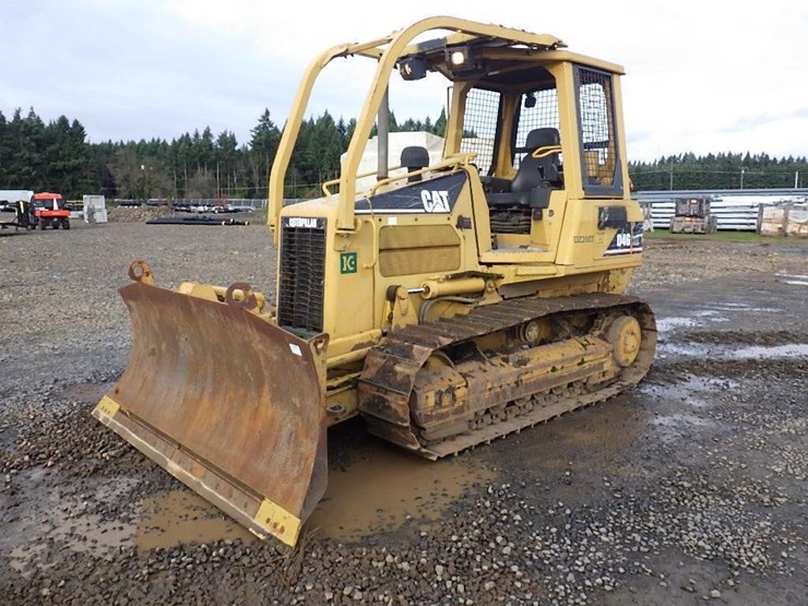 2004-caterpillar-d4g-xl-image-1