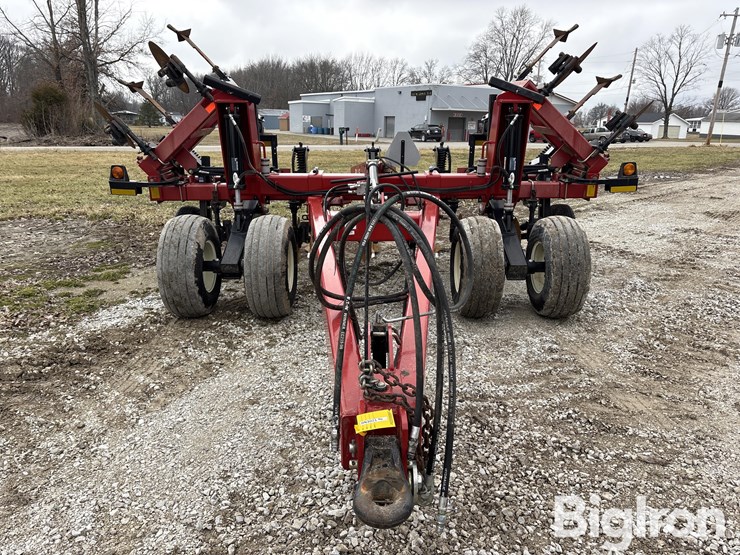 case-ih-2500-image-2