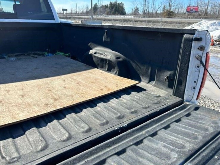 2018-dodge-2500-image-43