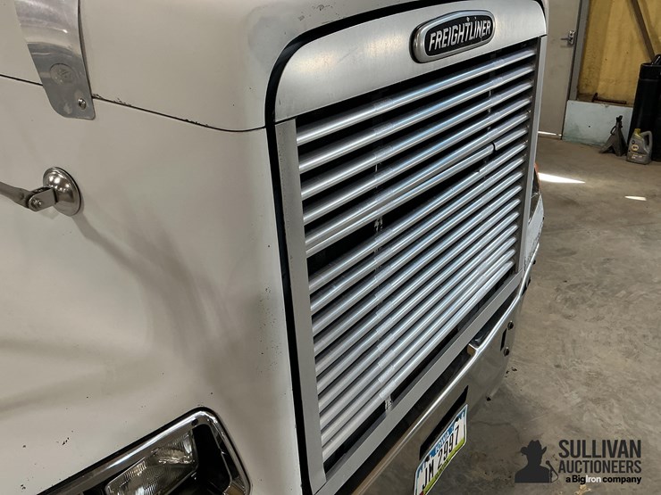 1999-freightliner-fld112-image-13